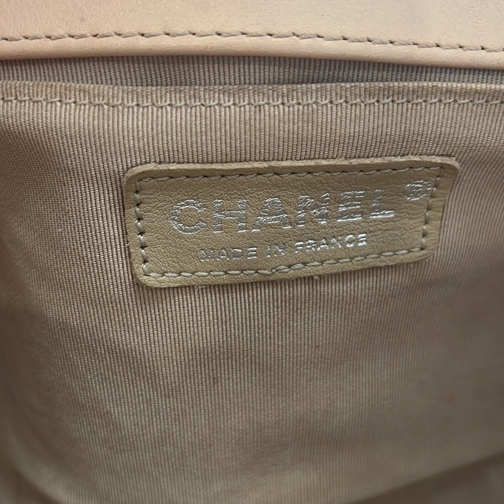 CHANEL Le Boy Medium Shoulder Bag - Picture 10 of 15